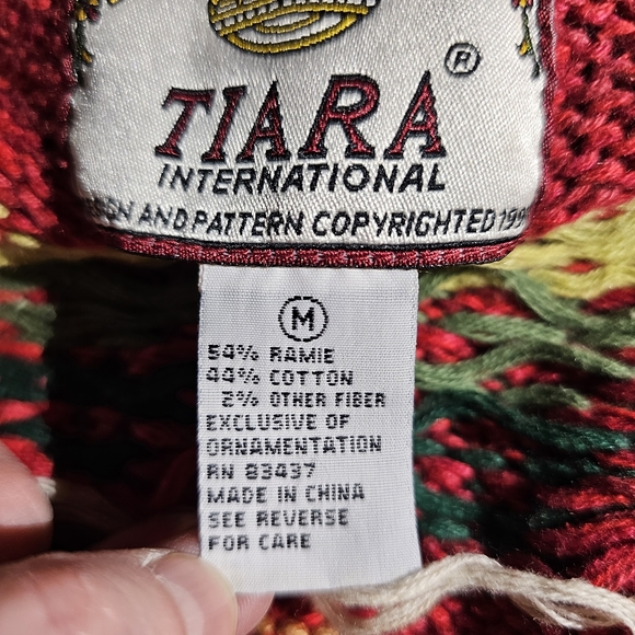 Vintage Festive Holiday Women's Sweater - Picture 15 of 16